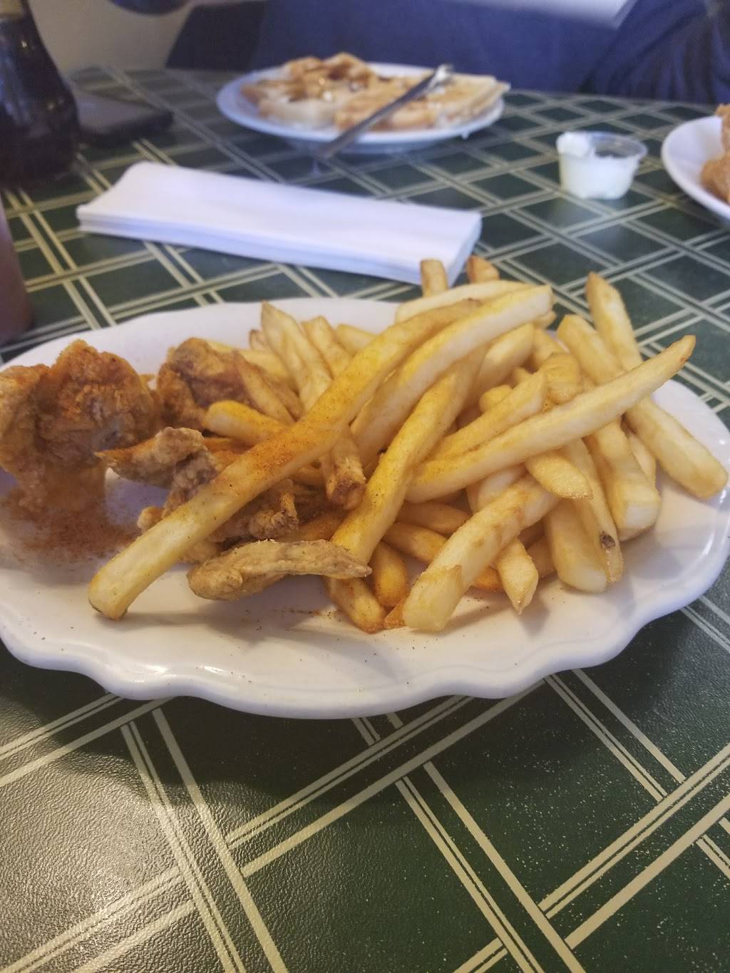 Grill N Cafe | cafe | 2613 W State St, Milwaukee, WI 53233, USA | 4142434123 OR +1 414-243-4123