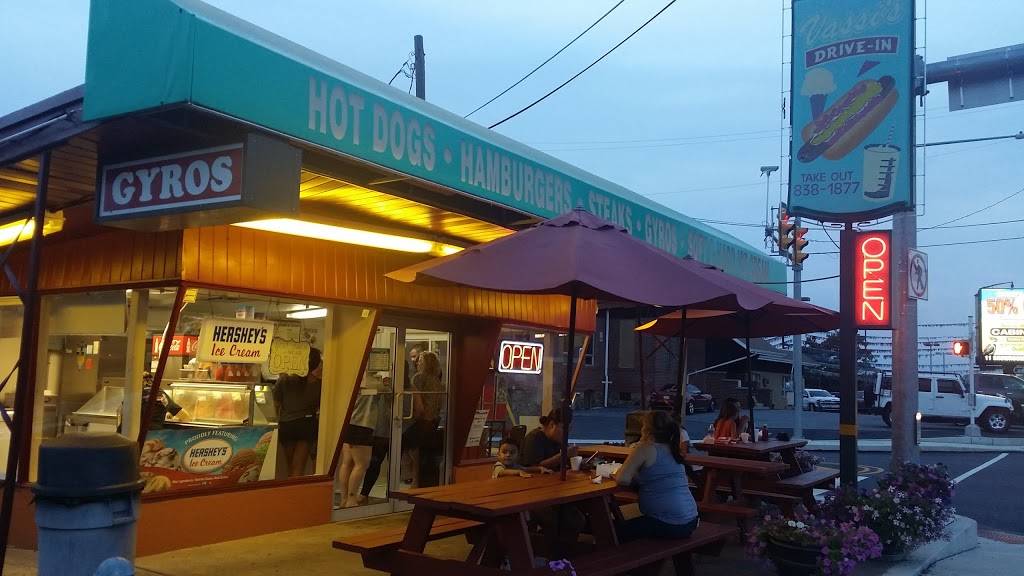 Vassis Drive-In | restaurant | 1666 Main St, Hellertown, PA 18055, USA | 6108381877 OR +1 610-838-1877