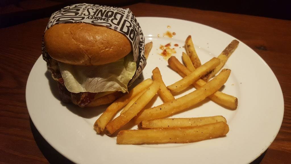 Smokey Bones Bar & Fire Grill | meal takeaway | 3302 W Gate City Blvd, Greensboro, NC 27407, USA | 3363158755 OR +1 336-315-8755