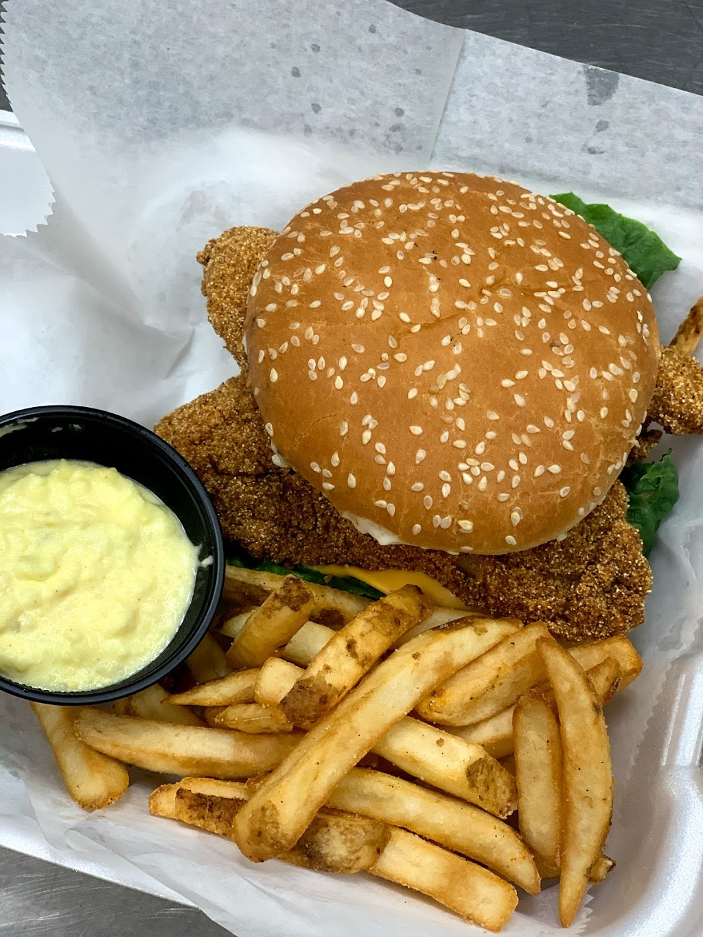 Fatt Bellies BBQ | restaurant | 1241 N Clybourn Ave, Chicago, IL 60610, USA | 3122852764 OR +1 312-285-2764