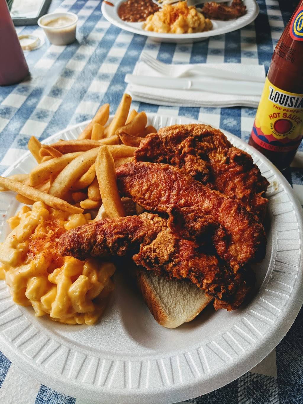 Guss World Famous Fried Chicken | restaurant | 5486 Peachtree Rd, Chamblee, GA 30341, USA | 7705570839 OR +1 770-557-0839