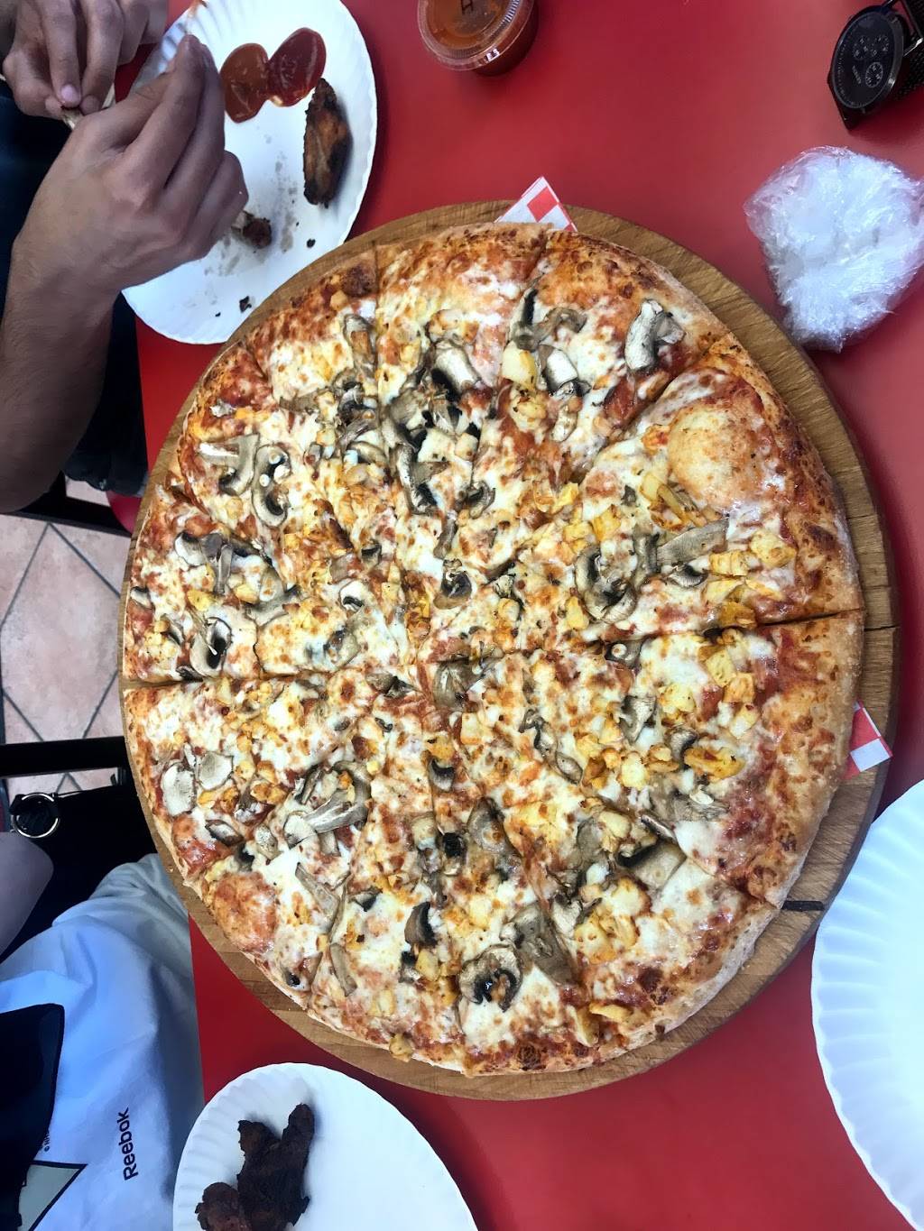 Double Double Pizza and Chicken | restaurant | 3095 Hurontario St, Mississauga, ON L5B 1N7, Canada | 9052760622 OR +1 905-276-0622