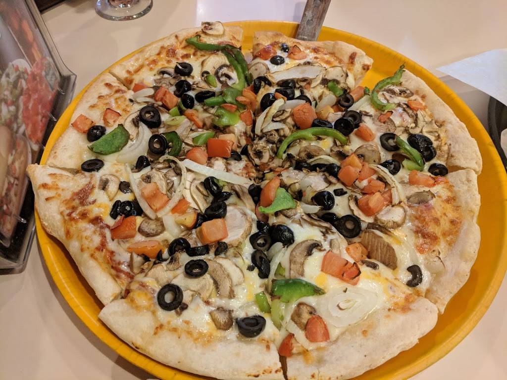 Round Table Pizza | meal delivery | 1024 E Stanley Blvd, Livermore, CA 94550, USA | 9254551345 OR +1 925-455-1345