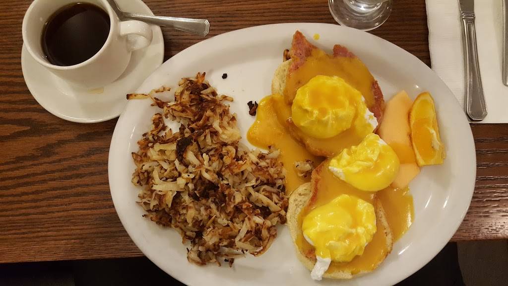 Lucky Dice Restaurant | restaurant | 2868 Lake Shore Blvd W, Etobicoke, ON M8V 1J2, Canada | 4162514033 OR +1 416-251-4033