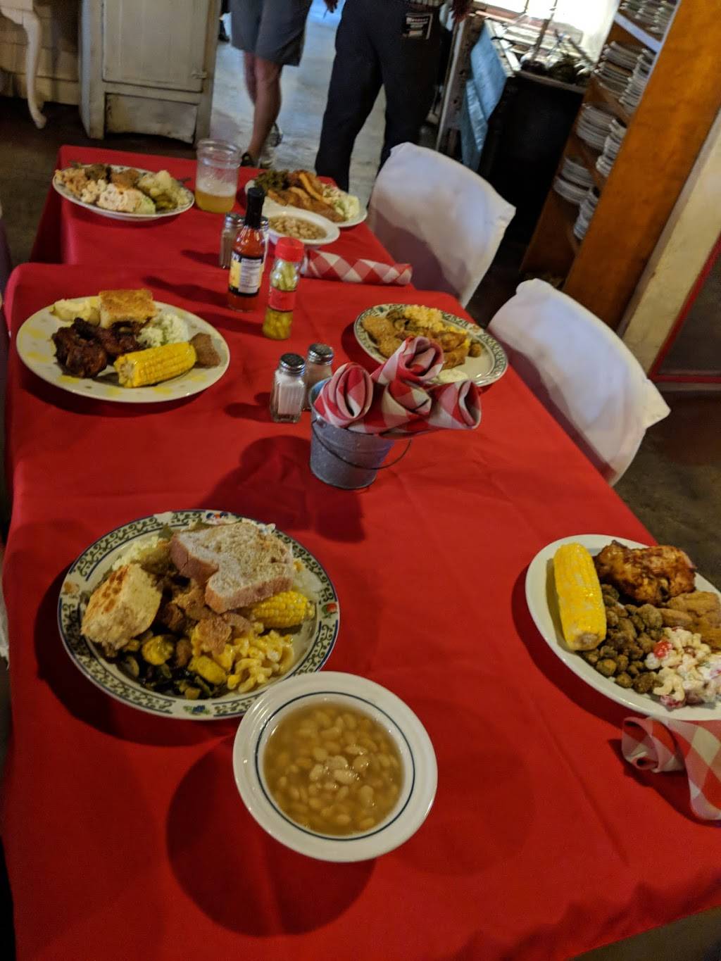 Southern Farm Table Restaurant & Bakery | bakery | 4160 Co Rd 200, Florence, AL 35633, USA | 2565777009 OR +1 256-577-7009