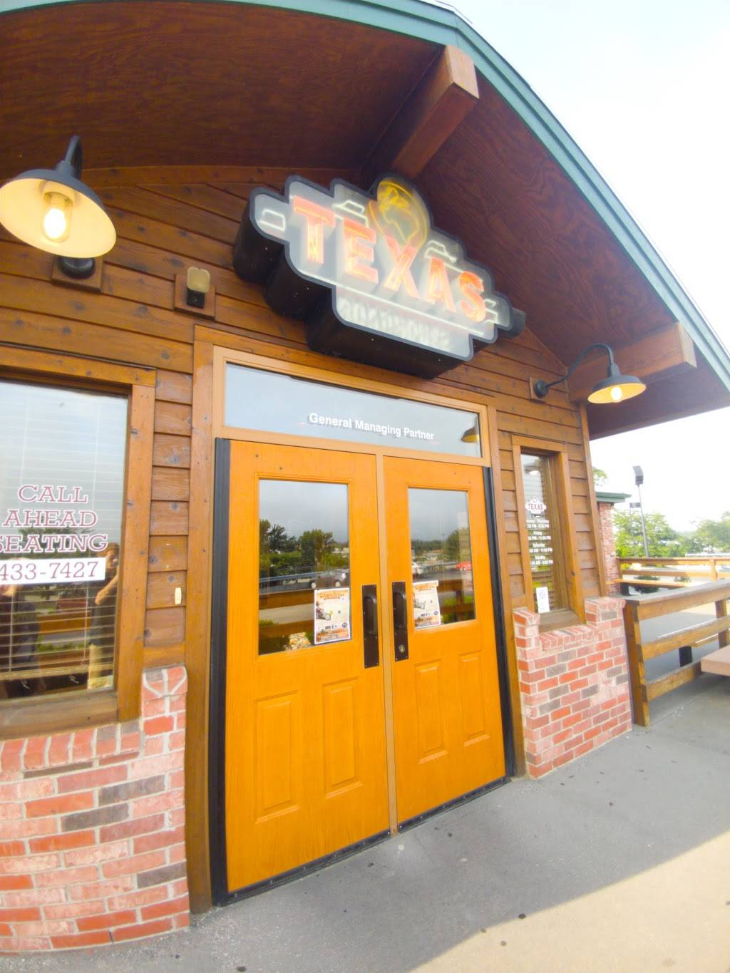 Texas Roadhouse | restaurant | 47 Fox Run Rd, Newington, NH 03801, USA | 6034337427 OR +1 603-433-7427