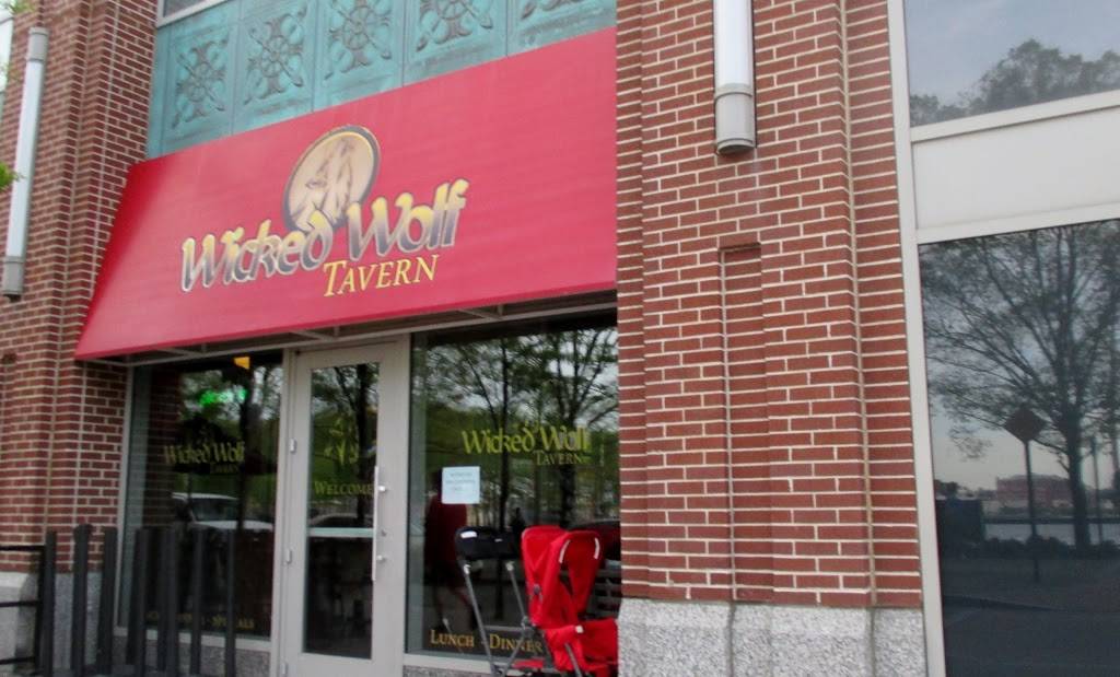 Wicked Wolf Tavern | restaurant | 120 Sinatra Dr, Hoboken, NJ 07030, USA | 2016597500 OR +1 201-659-7500