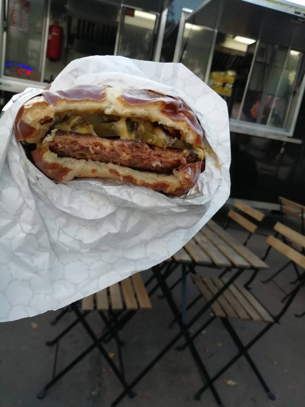 Vegan Brüder | restaurant | 619 Breakers Ave, Fort Lauderdale, FL 33304, USA | 3055490441 OR +1 305-549-0441