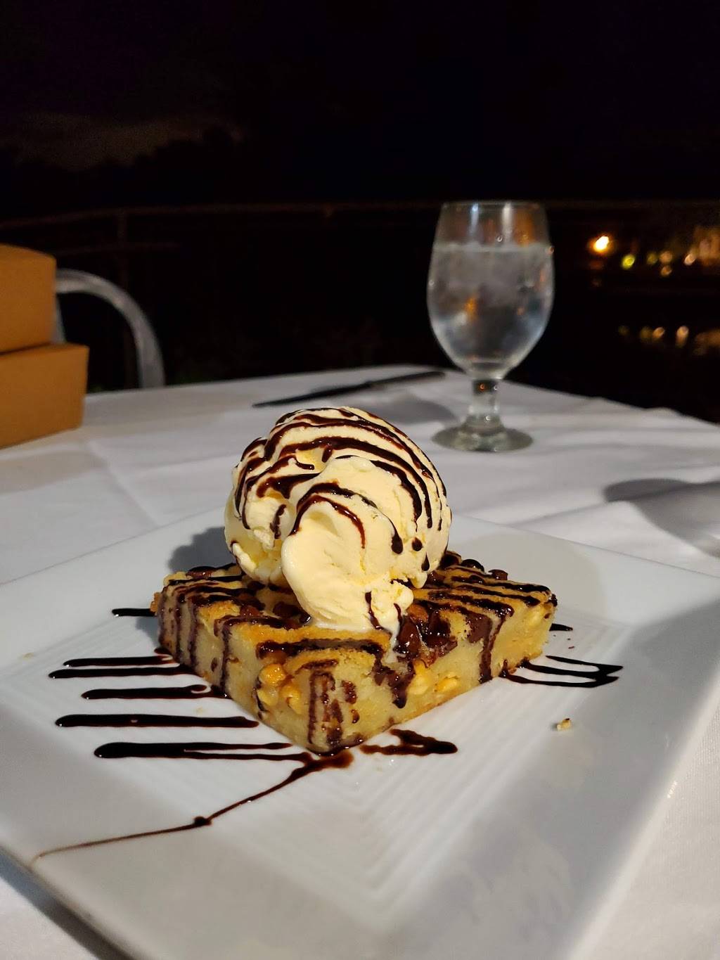 Ruffinos On The River | restaurant | 921 Camellia Blvd, Lafayette, LA 70508, USA | 3377067333 OR +1 337-706-7333