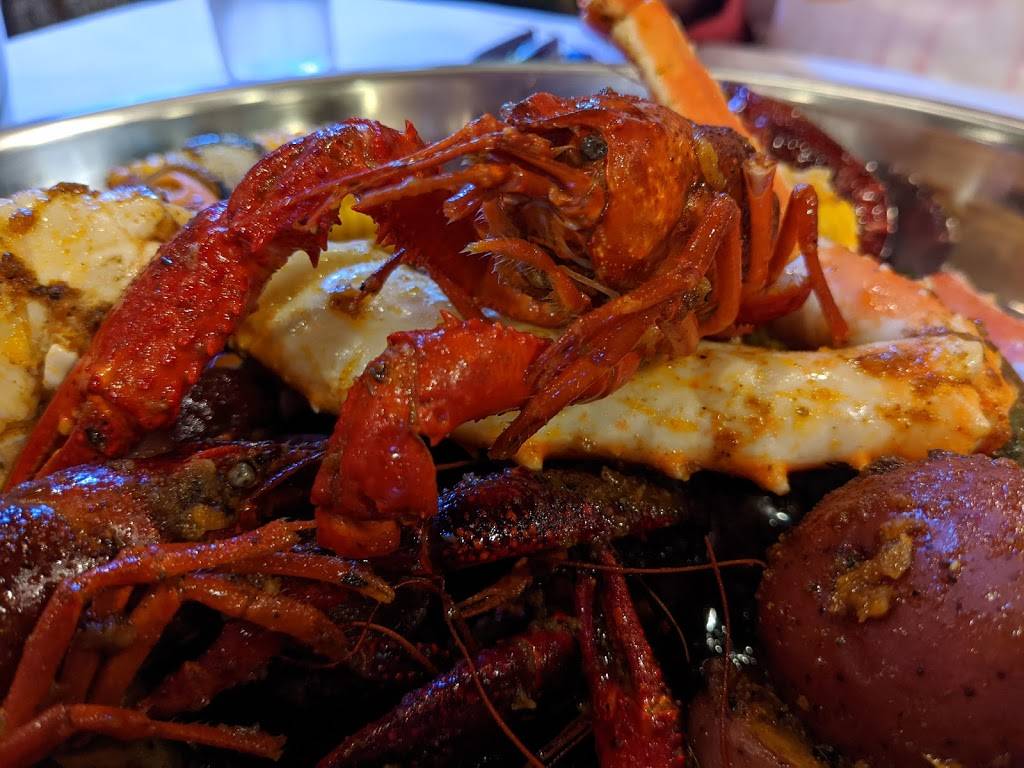 Storming Crab Youngstown | restaurant | 6651 South Ave, Youngstown, OH 44512, USA | 3309531888 OR +1 330-953-1888