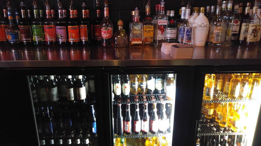 Plymouth Roadhouse | restaurant | 34101 Plymouth Rd, Livonia, MI 48150, USA | 7344217744 OR +1 734-421-7744