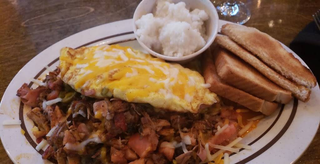 Meridian Crossing Tavern & Eatery | restaurant | 627 Meridian St N, Huntsville, AL 35801, USA | 2569704123 OR +1 256-970-4123