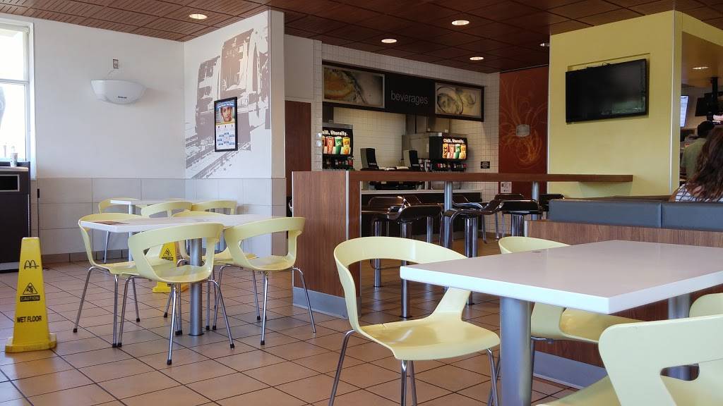 McDonalds | cafe | 2532 Cuthbertson Rd, Waxhaw, NC 28173, USA | 7048431400 OR +1 704-843-1400