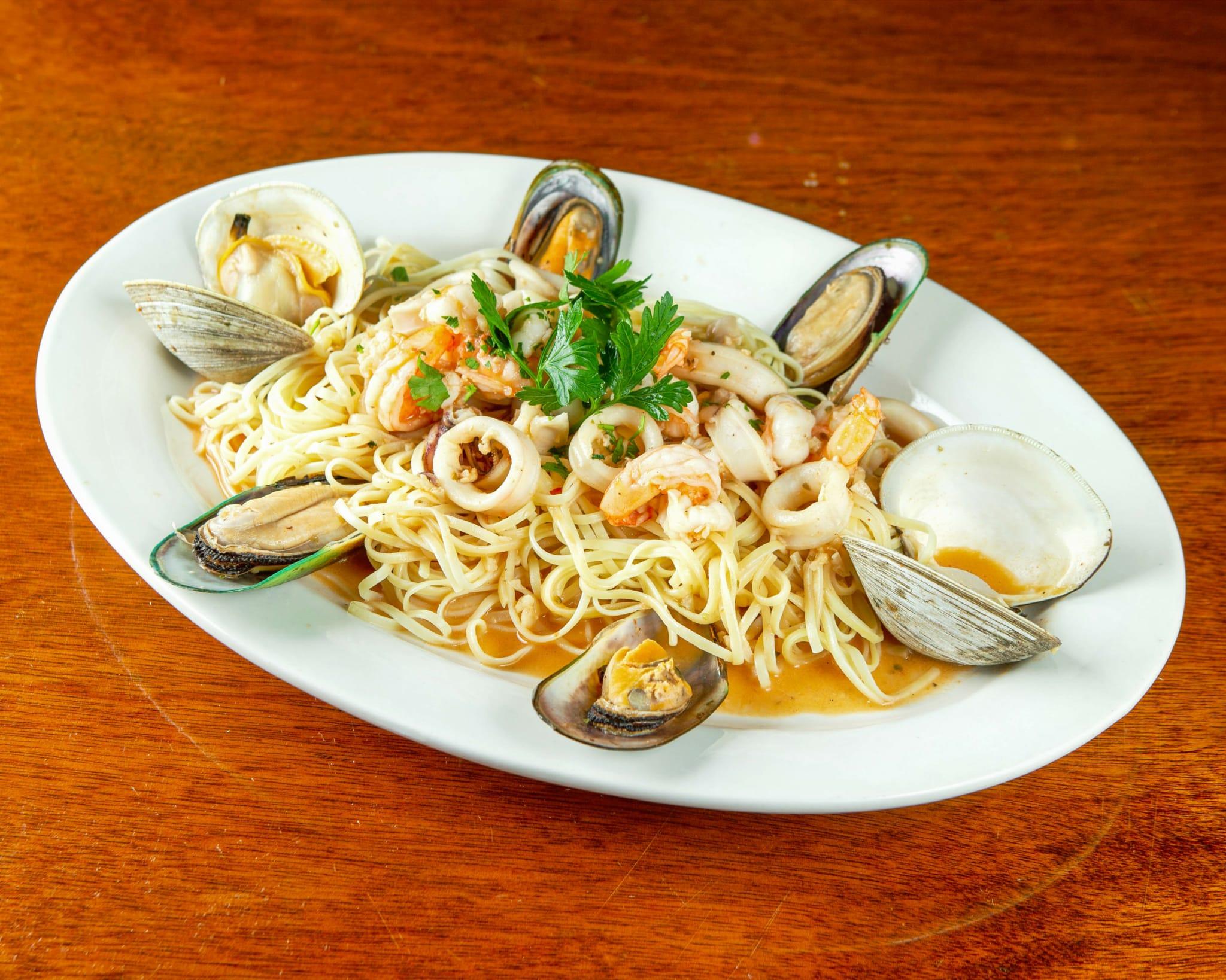 El Rumbero | restaurant | 8205 Northern Blvd, Flushing, NY 11372, USA | 7188033125 OR +1 718-803-3125