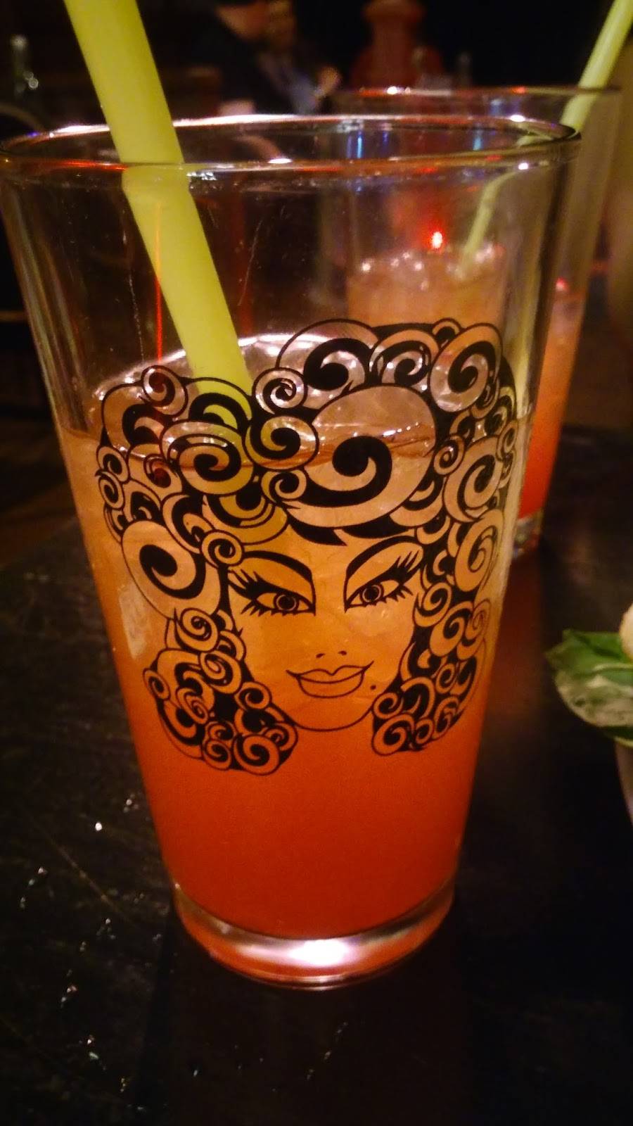 Le Faux Show | restaurant | 300 Broadway E, Seattle, WA 98102, USA | 2063340514 OR +1 206-334-0514