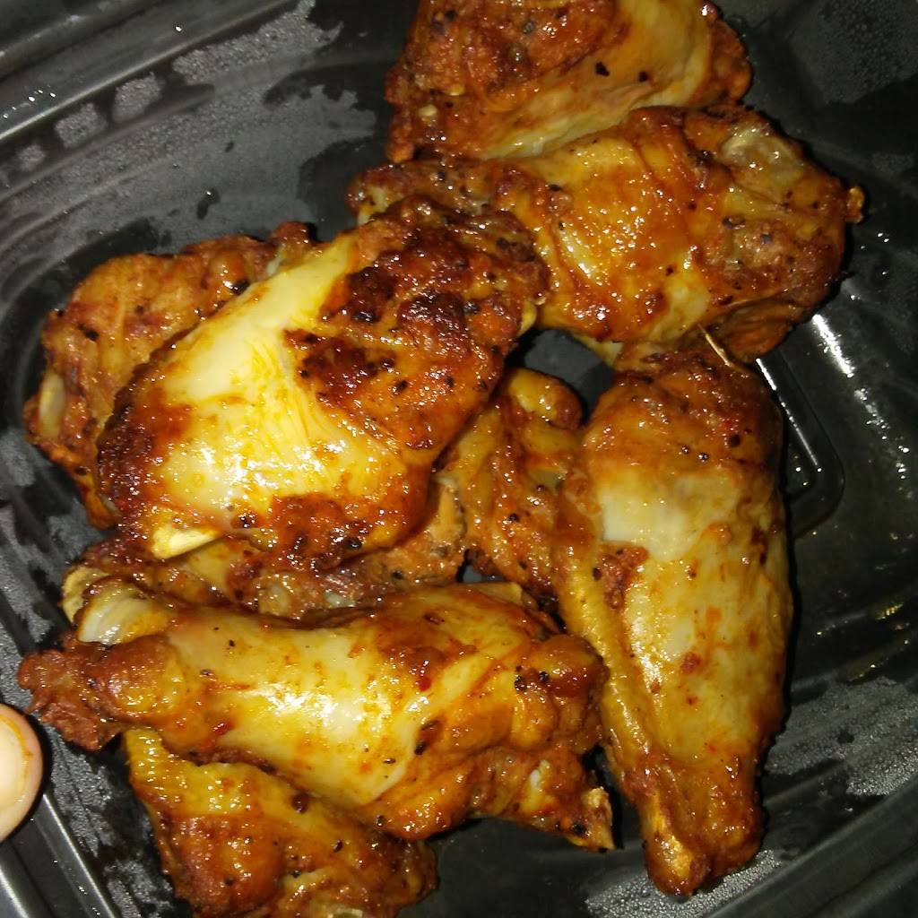 Little Caesars Pizza | meal takeaway | 1053 W, Winneconne Ave, Neenah, WI 54956, USA | 9207270050 OR +1 920-727-0050