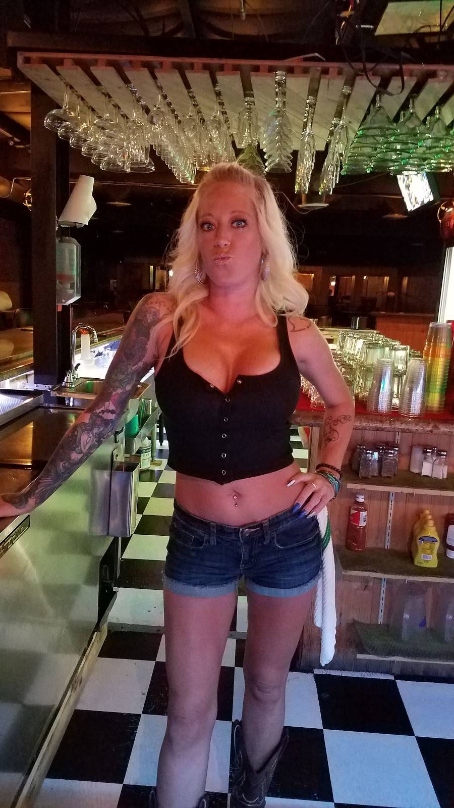 Patricias Bar & Grill | restaurant | 217 1st St, Fort Lupton, CO 80621, USA | 3038579955 OR +1 303-857-9955