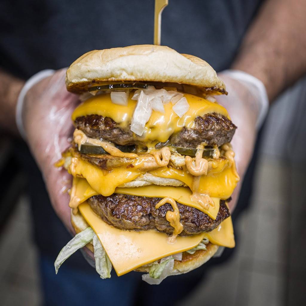 Top Gun Burger | restaurant | 16 Vogell Rd Unit 3, Richmond Hill, ON L4B 3K4, Canada | 9052377777 OR +1 905-237-7777