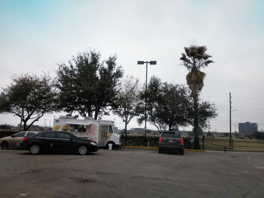 Tacos "La Torta Ranchera" | restaurant | 16282 Imperial Valley Dr, Houston, TX 77060, USA | 8324382870 OR +1 832-438-2870