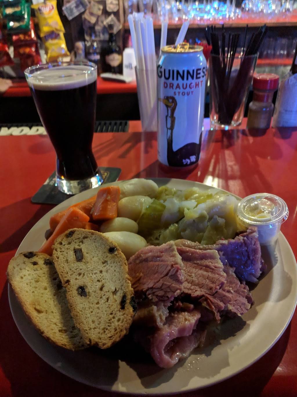 Houlahans Tavern & Grill | restaurant | 208 W Lincoln Hwy, Waterman, IL 60556, USA | 8152643333 OR +1 815-264-3333