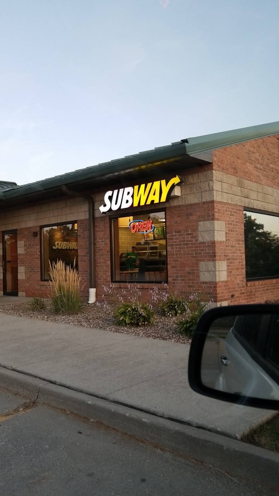 Subway | restaurant | 5335 Merle Hay Rd, Johnston, IA 50131, USA | 5152765111 OR +1 515-276-5111