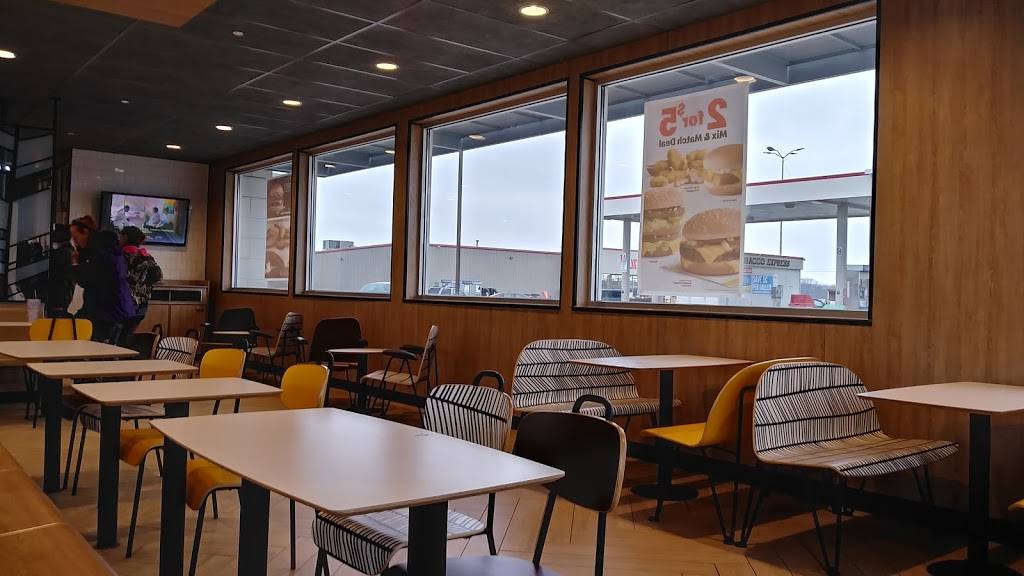 McDonalds | cafe | 2001 W Broadway, Princeton, IN 47670, USA | 8123855296 OR +1 812-385-5296