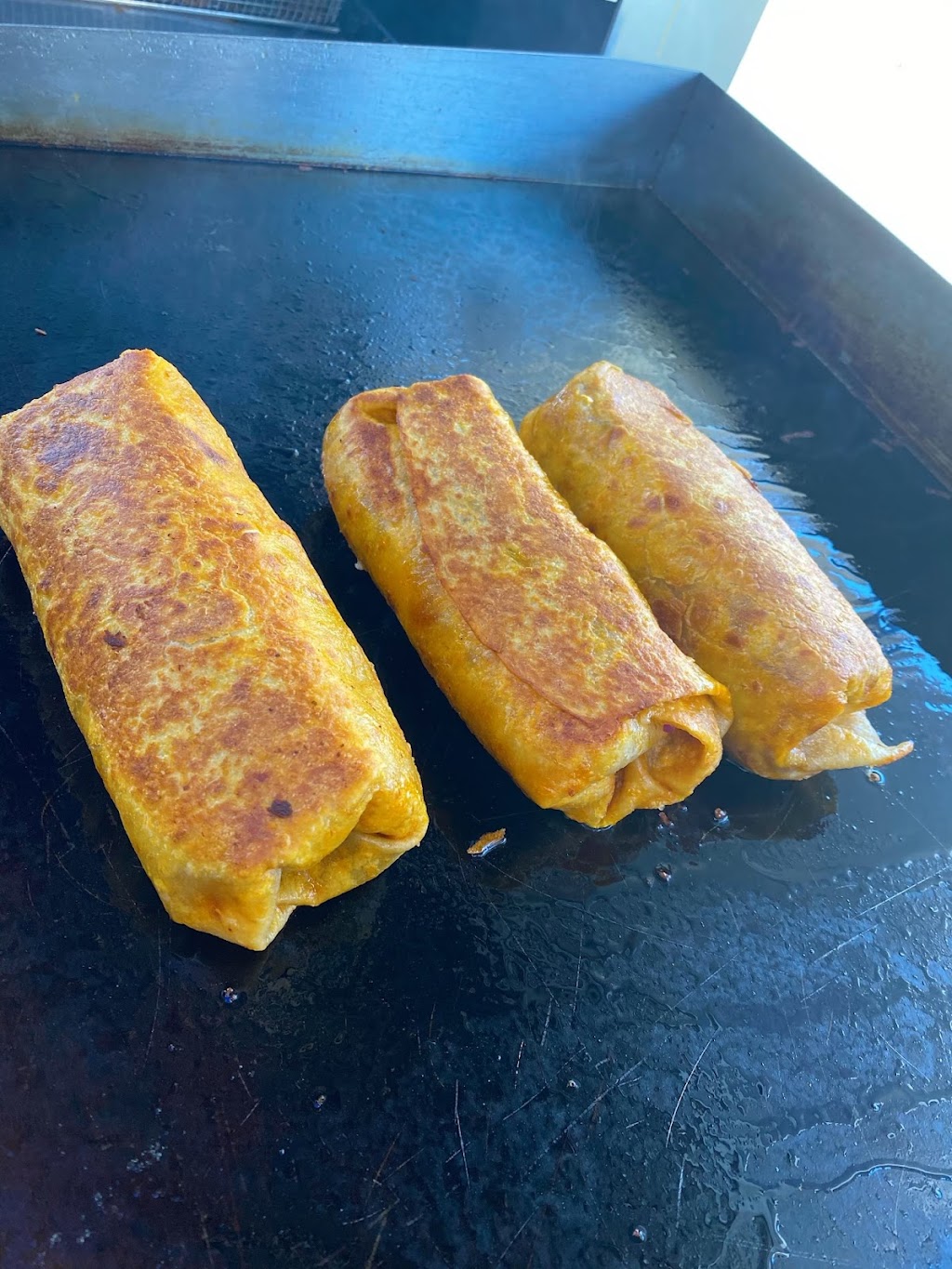 BirrieriaGuanatosinc | restaurant | 733 E Huntington Dr, Monrovia, CA 91016, USA | 8189876379 OR +1 818-987-6379