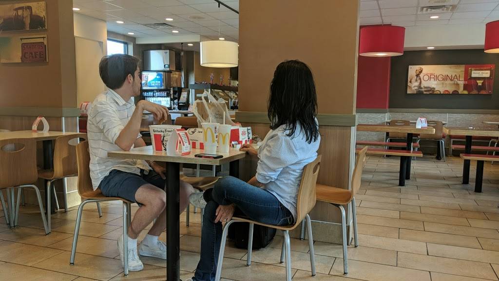 KFC | restaurant | 1751 Madison Ave, Council Bluffs, IA 51503, USA | 7123221166 OR +1 712-322-1166