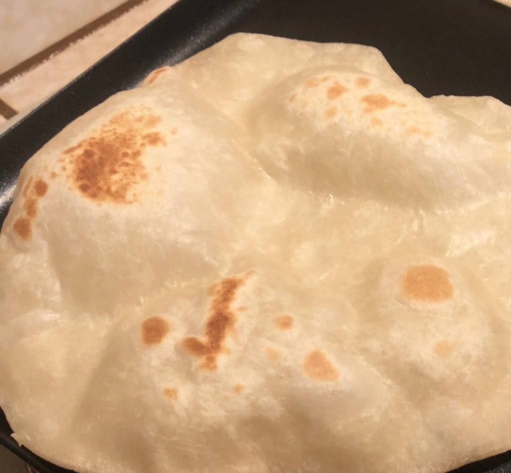 Flautonas El Cachanilla | restaurant | 4657 White Ln, Bakersfield, CA 93309, USA | 6613038666 OR +1 661-303-8666