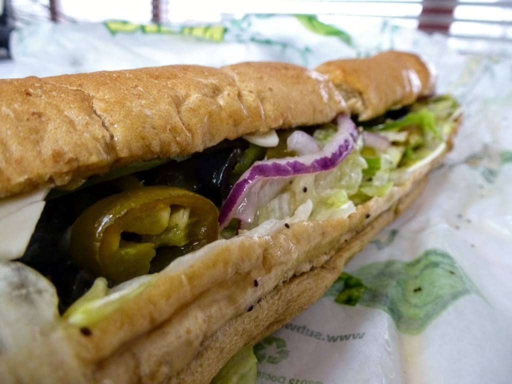 Subway Restaurants | restaurant | 332 Bon Air Center, Greenbrae, CA 94904, USA | 4154618882 OR +1 415-461-8882