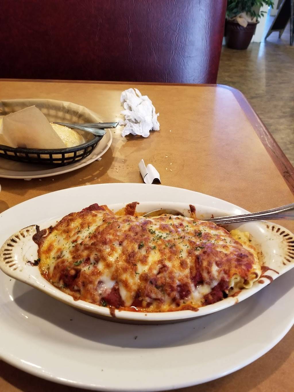 Iannuccis Pizzeria & Italian Restaurant | restaurant | 1508 Asheville Hwy, Hendersonville, NC 28791, USA | 8286934300 OR +1 828-693-4300