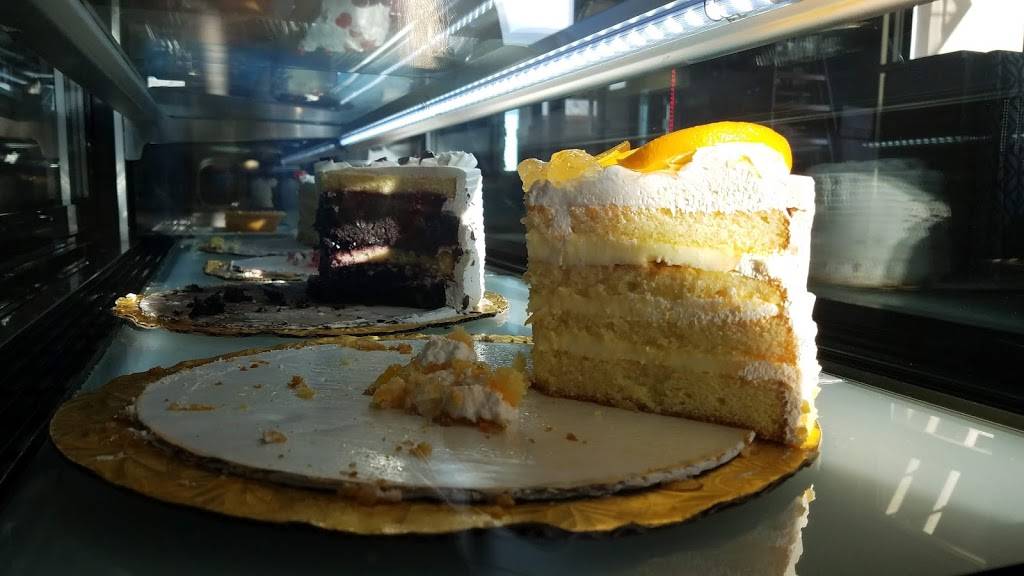 Valley Mall Family Diner | restaurant | 17276 Valley Mall Rd, Hagerstown, MD 21740, USA | 2402672238 OR +1 240-267-2238