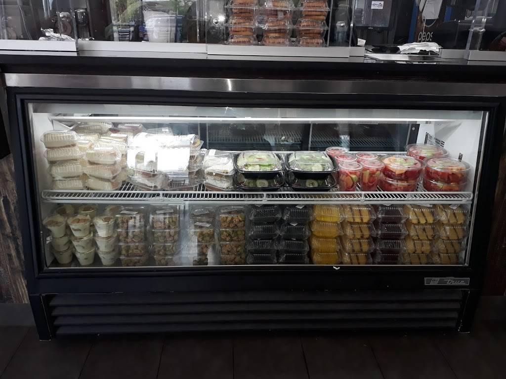 Captain Hooks Fish & Chicken | restaurant | 8554 S Cottage Grove Ave, Chicago, IL 60619, USA | 7734834600 OR +1 773-483-4600