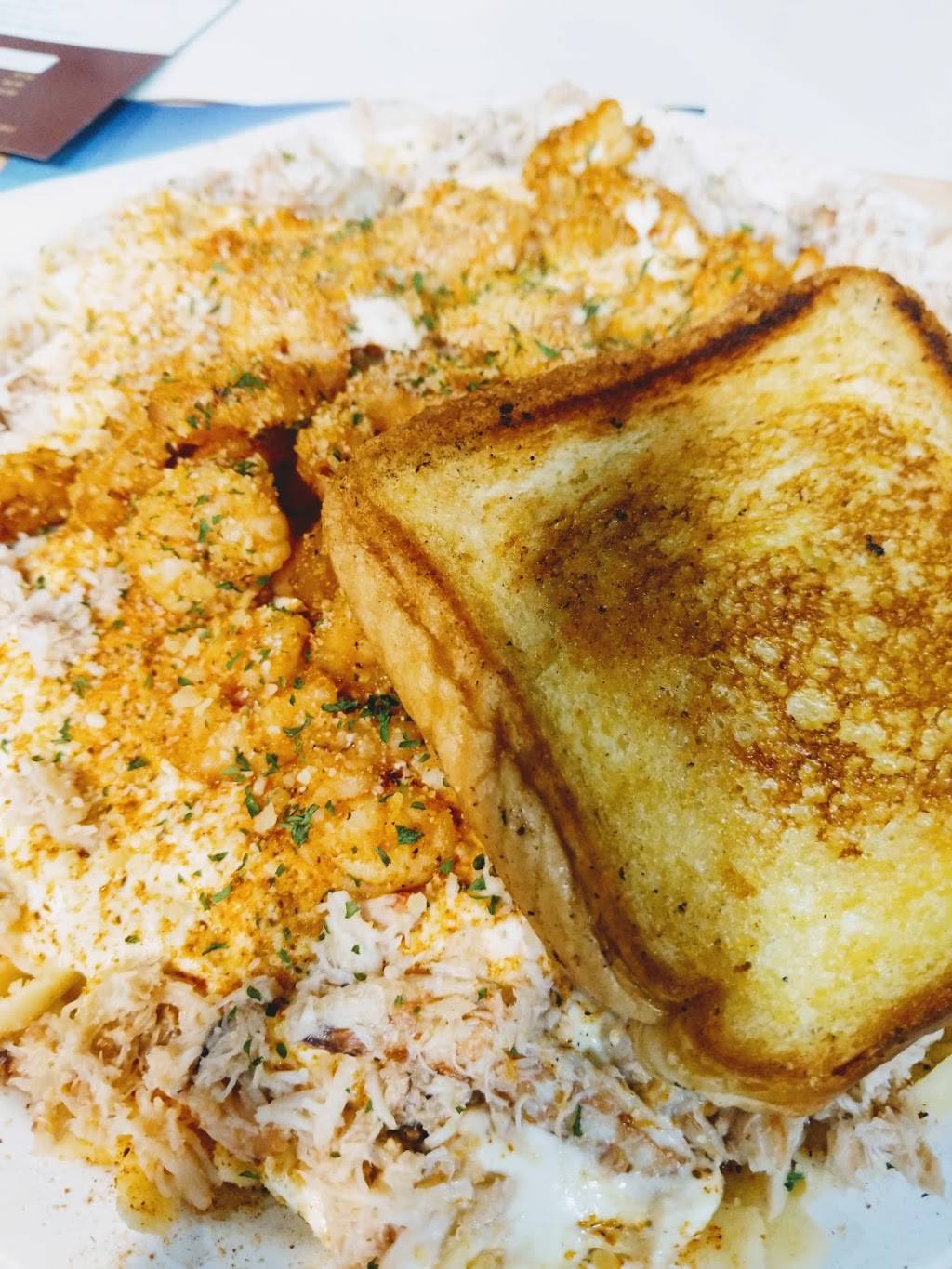 Crab House | restaurant | 19721 W Seven Mile Rd, Detroit, MI 48219, USA | 3135351400 OR +1 313-535-1400