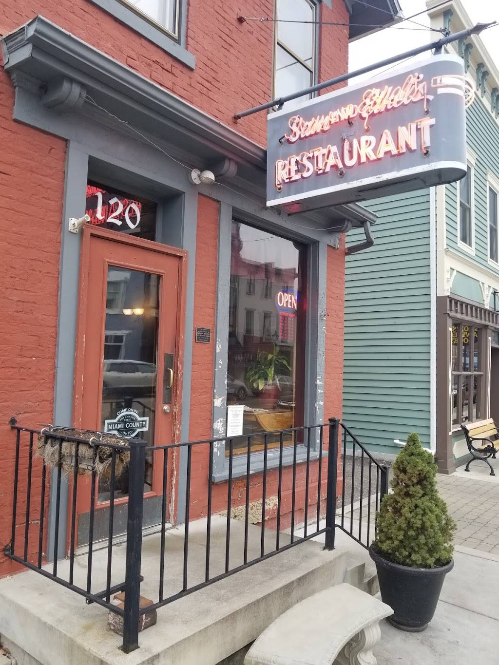 Sam and Ethels | restaurant | 120 E Main St, Tipp City, OH 45371, USA | 9376670113 OR +1 937-667-0113