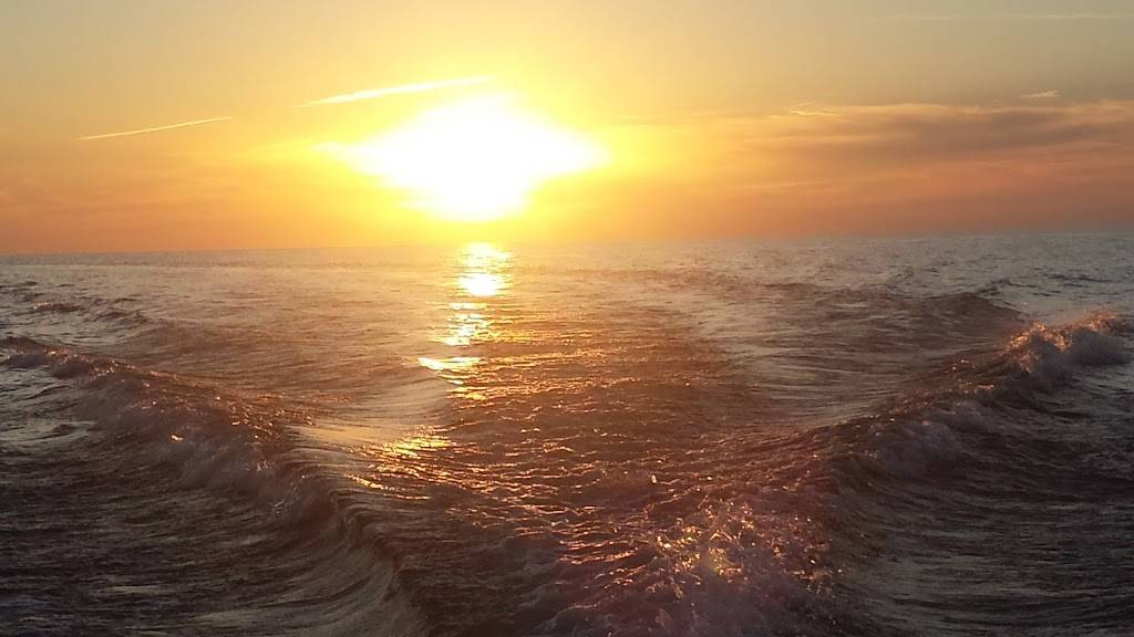 Deck Lounge | restaurant | 35943 Lakeshore Blvd, Eastlake, OH 44095, USA | 4409423821 OR +1 440-942-3821