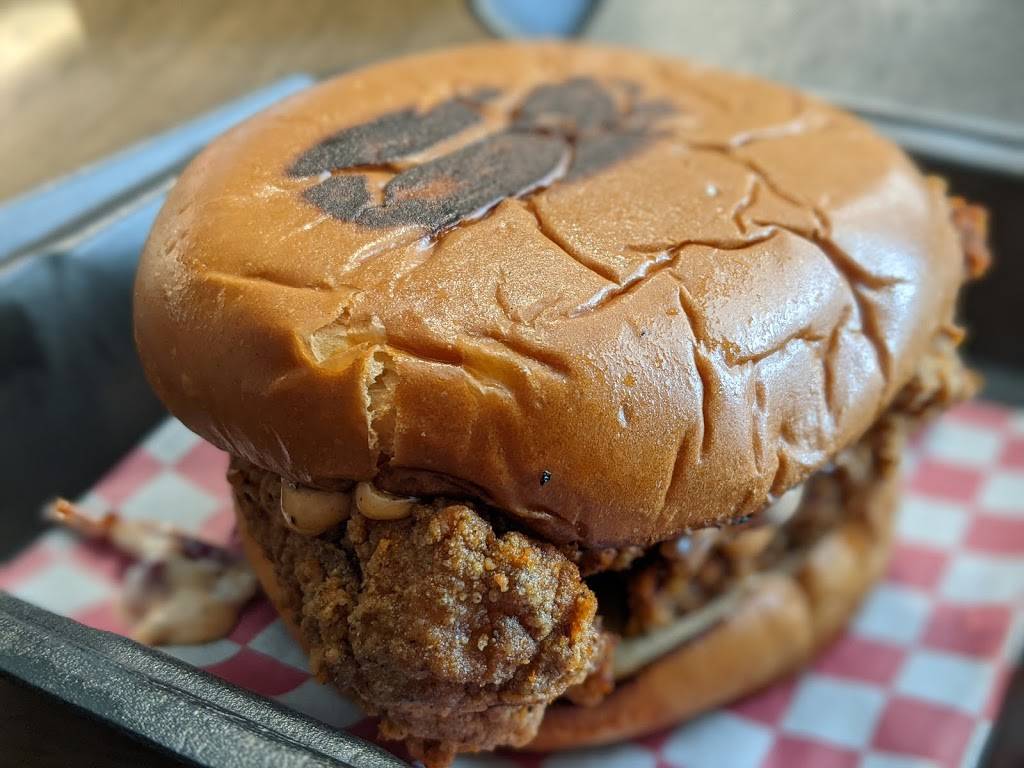 NASH UP CHICK | restaurant | 9020 S Texas 6, Houston, TX 77083, USA | 3463026701 OR +1 346-302-6701