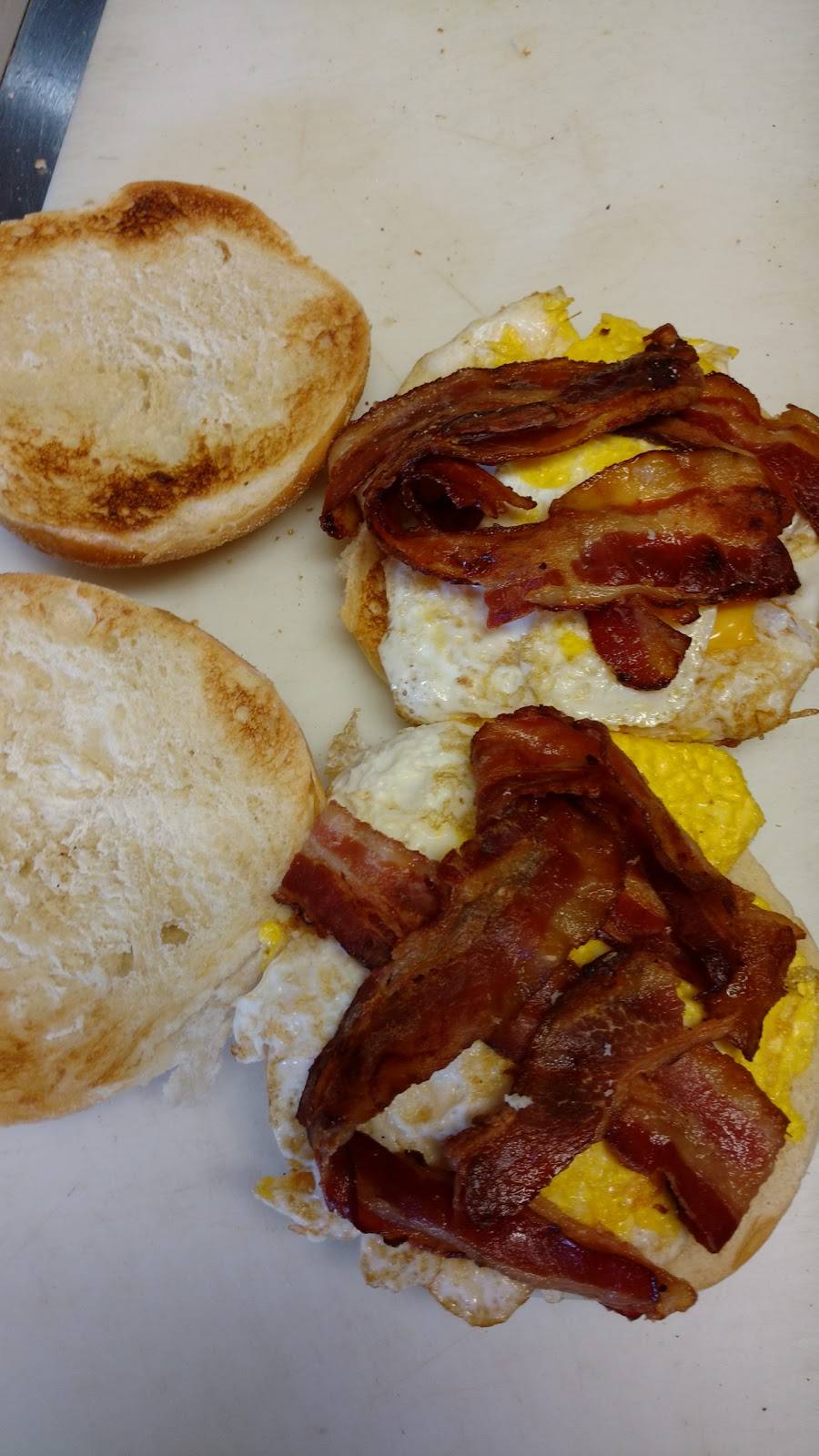 The Windward Deli | restaurant | 254 Maple Ave, Red Bank, NJ 07701, USA | 7322195775 OR +1 732-219-5775