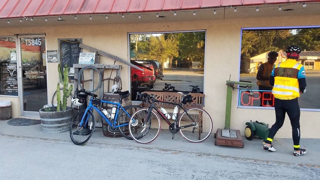 Crackers Cafe | restaurant | 15845 SW Warfield Blvd, Indiantown, FL 34956, USA | 7725973388 OR +1 772-597-3388