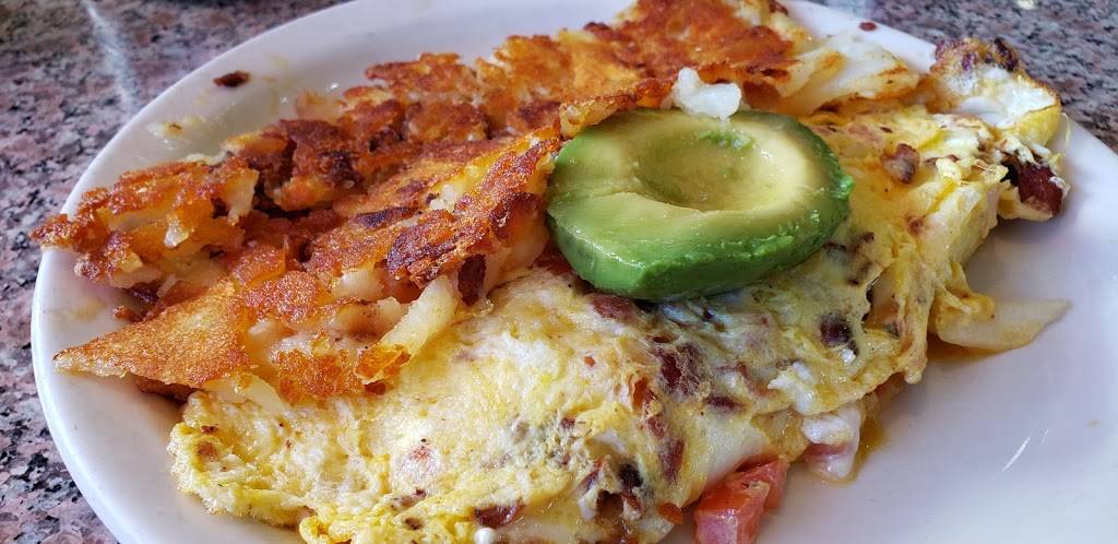 Leons Family Dining | restaurant | 23830 Michigan Ave, Dearborn, MI 48124, USA | 3135633713 OR +1 313-563-3713