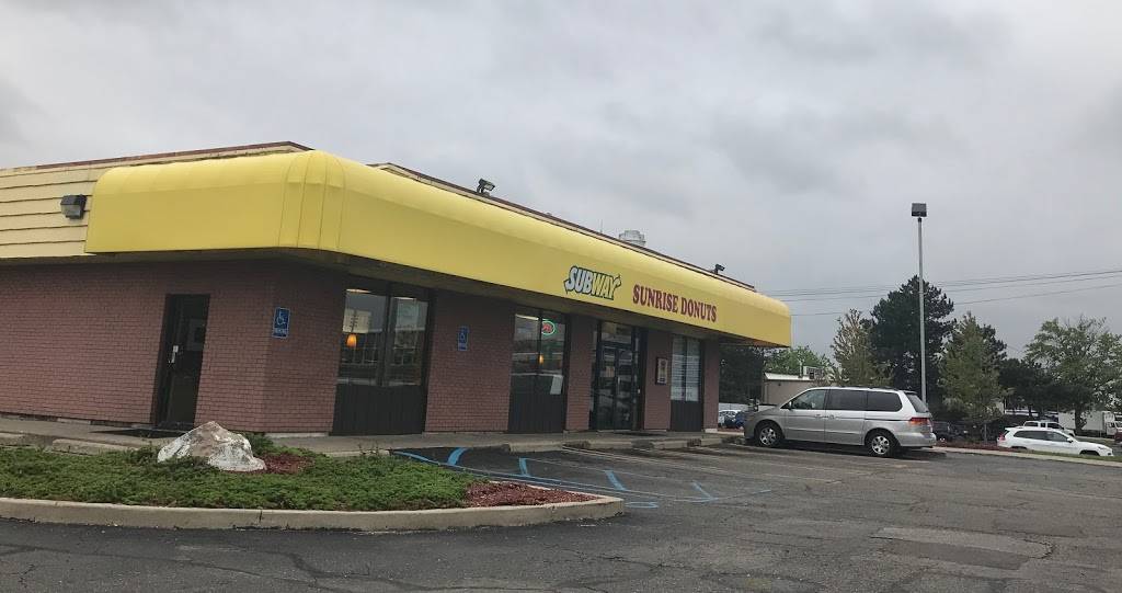 Subway | restaurant | 26760 Lahser Rd, Southfield, MI 48033, USA | 2483502460 OR +1 248-350-2460