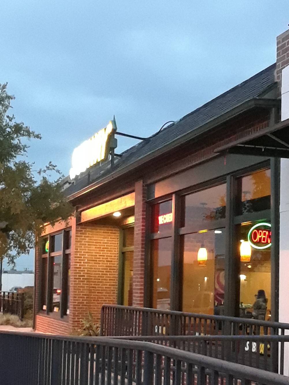 Subway Restaurants | restaurant | 121 E Main St, Grand Prairie, TX 75050, USA | 9726427501 OR +1 972-642-7501