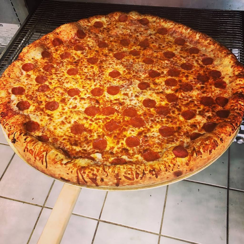 Giant pizza king | restaurant | 7965 Broadway, Lemon Grove, CA 91945, USA | 6198257403 OR +1 619-825-7403