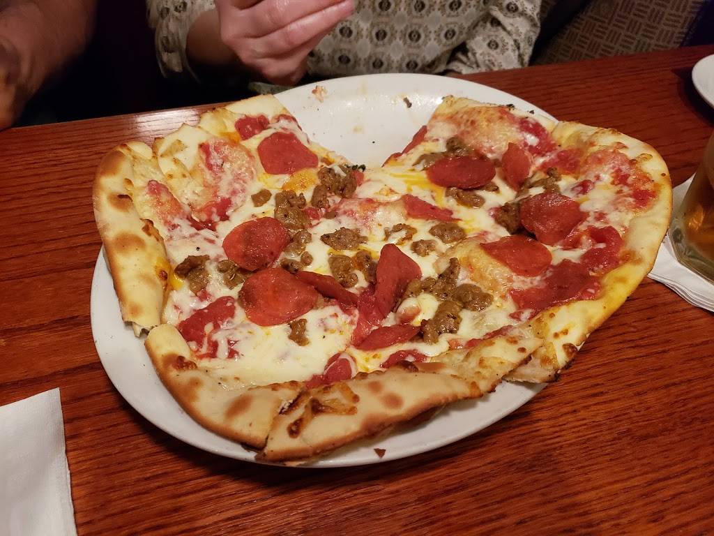 Fletchers Kitchen & Tap | restaurant | 6101 W Main St, Belleville, IL 62223, USA | 6182393317 OR +1 618-239-3317