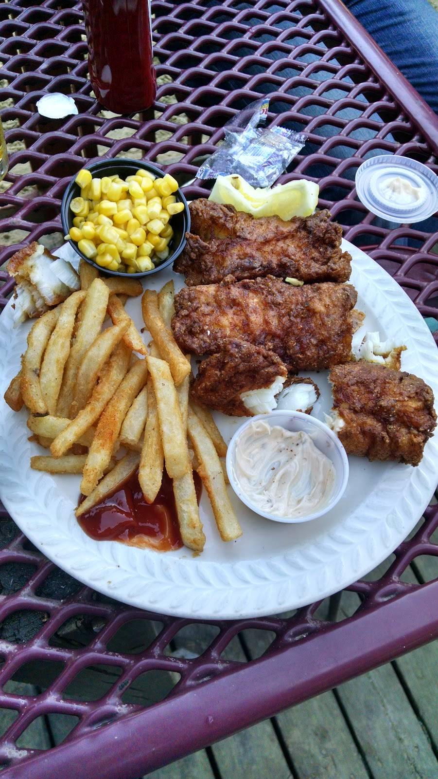 Club Tavern | restaurant | 1915 Branch St, Middleton, WI 53562, USA | 6088363773 OR +1 608-836-3773