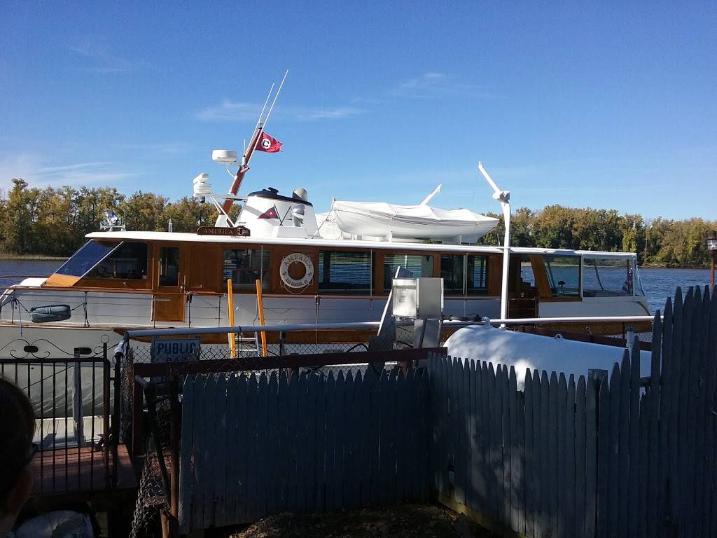 Half Moon | restaurant | 48 S Front St, Hudson, NY 12534, USA | 5188281562 OR +1 518-828-1562