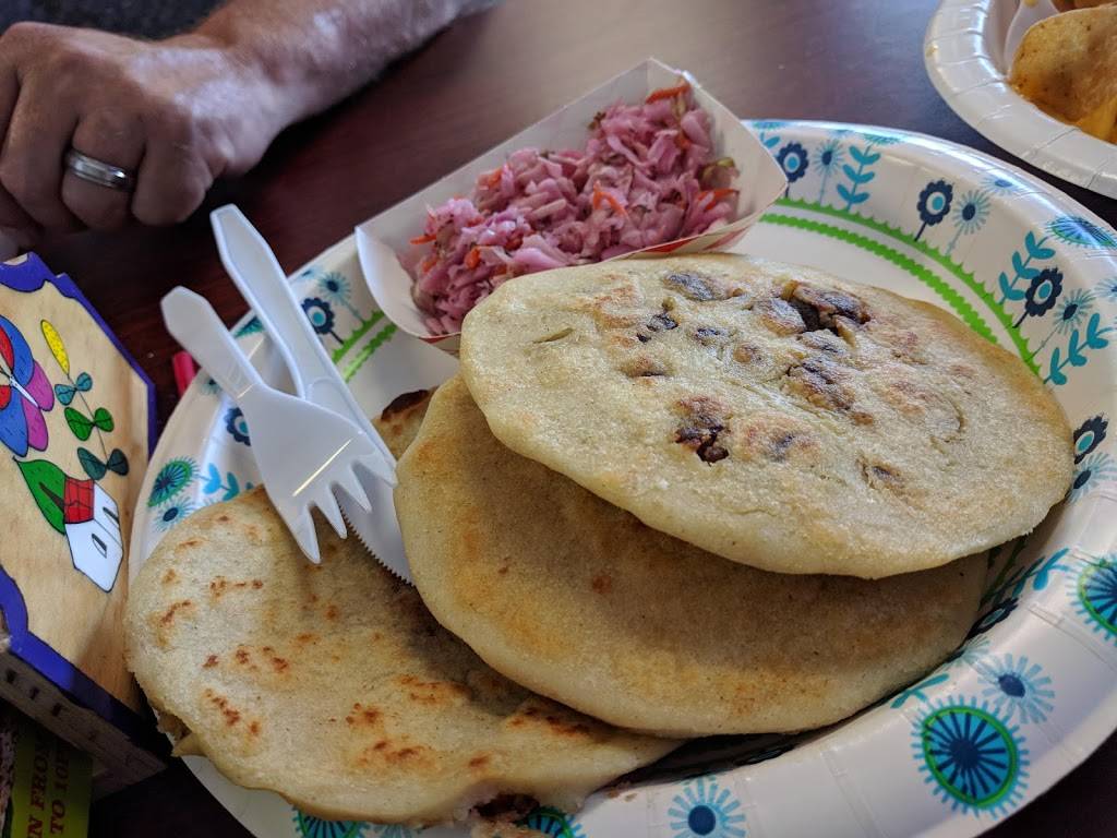 La Pupusa Queen & Tex mex Grill - pupusas - munchies - elotes | meal delivery | 9574 Dyer St C, El Paso, TX 79924, USA | 9158814442 OR +1 915-881-4442