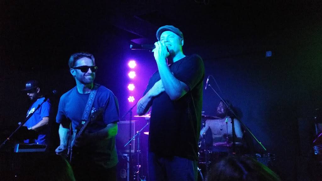 Martys On Newport | restaurant | 14401 Newport Ave, Tustin, CA 92780, USA | 7145441995 OR +1 714-544-1995