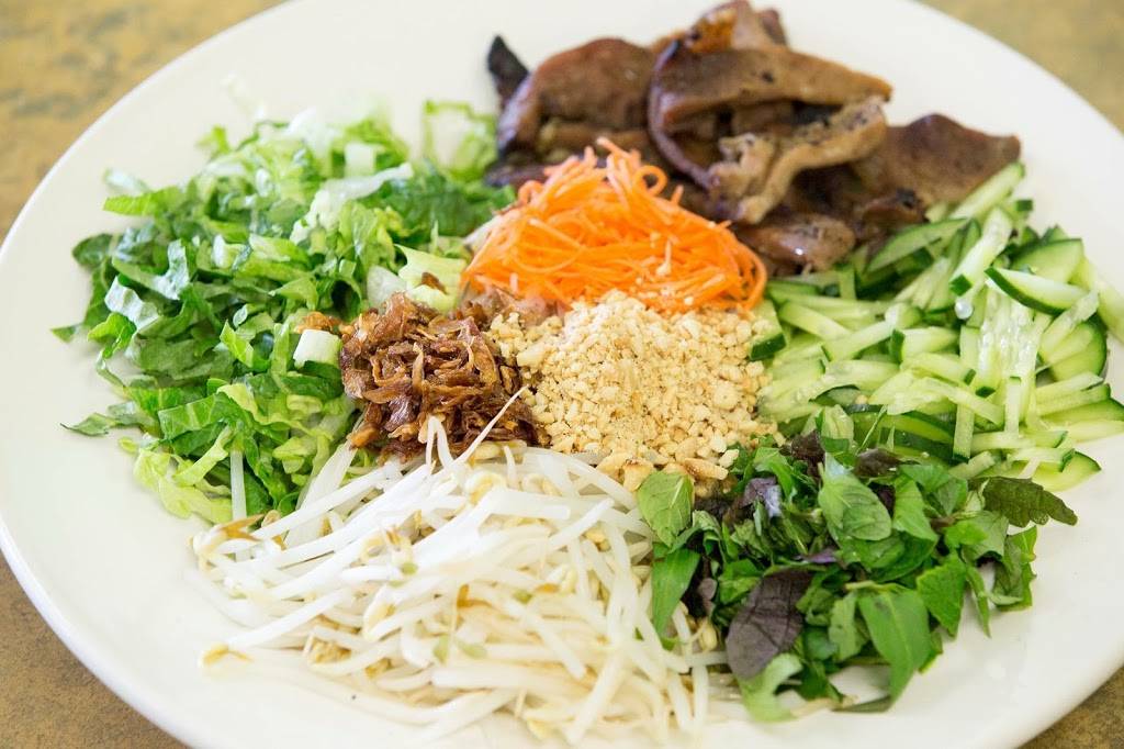 Bun Bo Hue Co Do 1 | restaurant | 10720 Kingspoint Rd b, Houston, TX 77075, USA | 2818881992 OR +1 281-888-1992