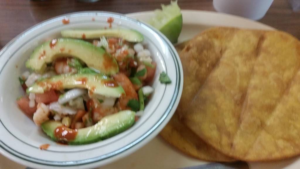 Taqueria Y Carnerceria El Charrito | restaurant | 2327 N West Ave, Fresno, CA 93705, USA | 5594451517 OR +1 559-445-1517